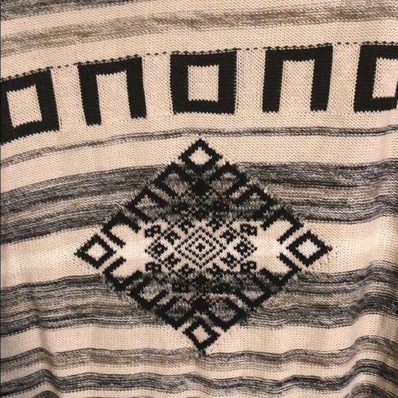 Roxy sweater XS (1095) - Picture 3 of 8